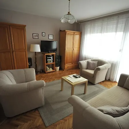 Rada Apartment *