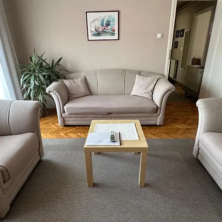 Rada Apartment *